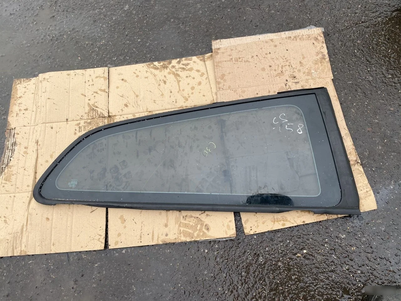 Стекло кузовное глухое правое Volvo C30 2006-2013 C30 I (2006—2010)