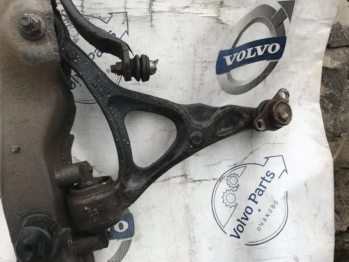 Рычаг передний левый Volvo XC90 (C) I рестайлинг XC90 I рестайлинг (2006—2014) D5244T