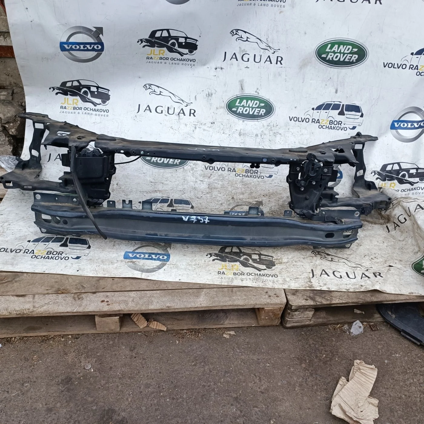 Панель телевизора Volvo S60 V60 2010-2013 S60 II (2010—2013) B5254T S60 II (2010-201