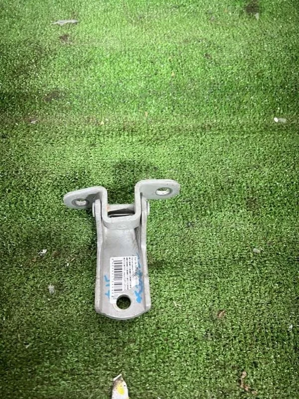 Петля двери Toyota Celica 2002 ZZT230