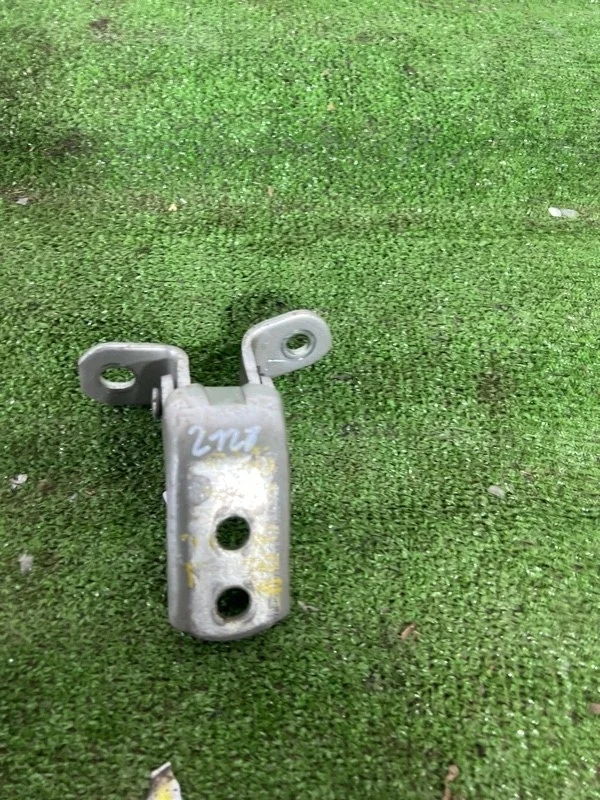Петля двери Toyota Celica 2002 ZZT230