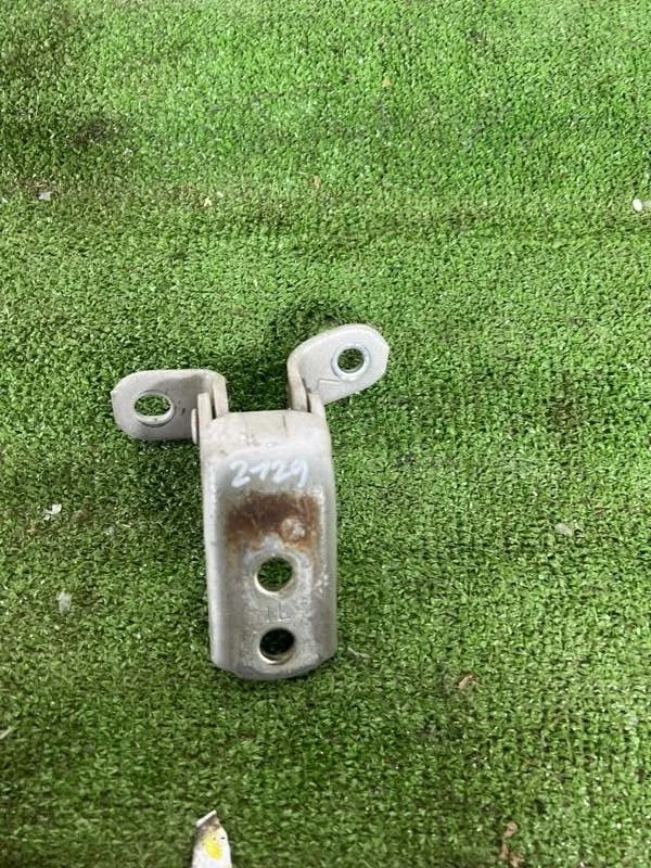Петля двери Toyota Celica 2002 ZZT230