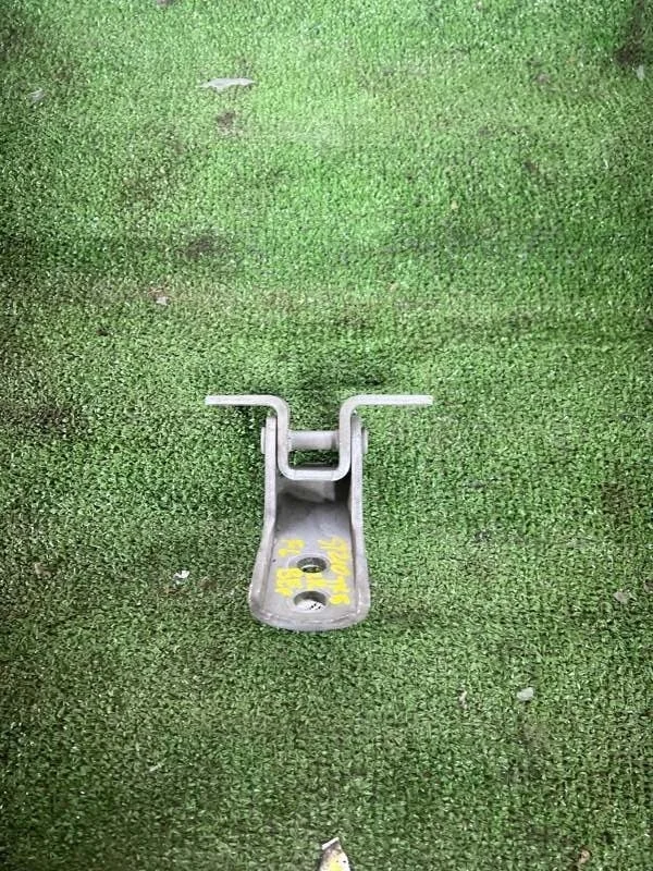 Петля двери Toyota Celica 2002 ZZT230