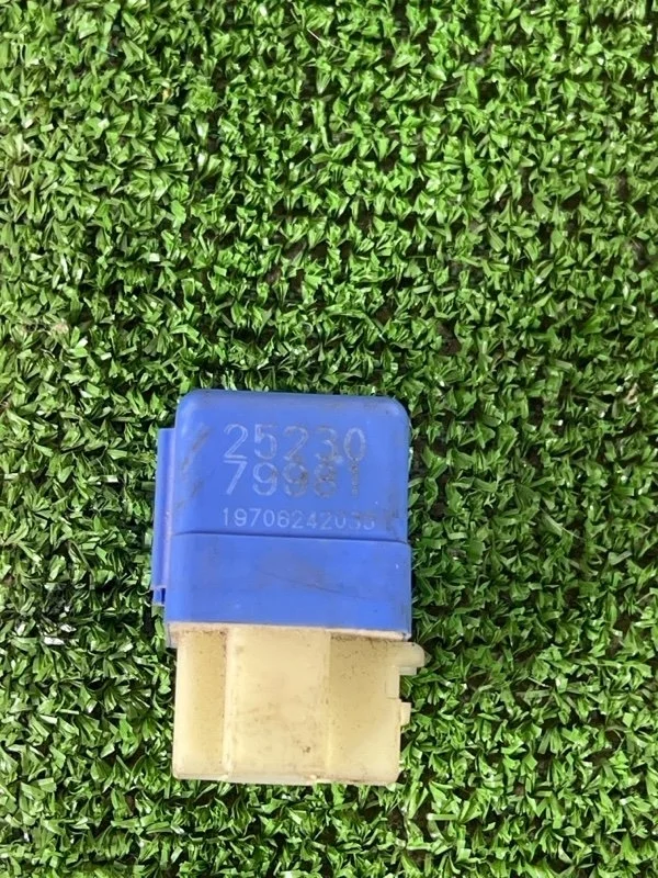 Реле Nissan X-Trail 2008 NT30