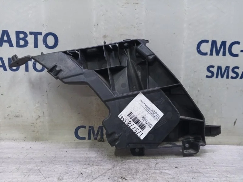 Кронштейн бампера Audi A7 4G8807284C C7 3.0 CRE, передний правый