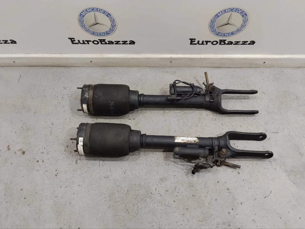 Пневмоамортизатор передний Mercedes W164