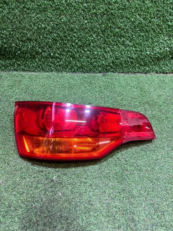Фонарь в крышку багажника Audi Q7 4L