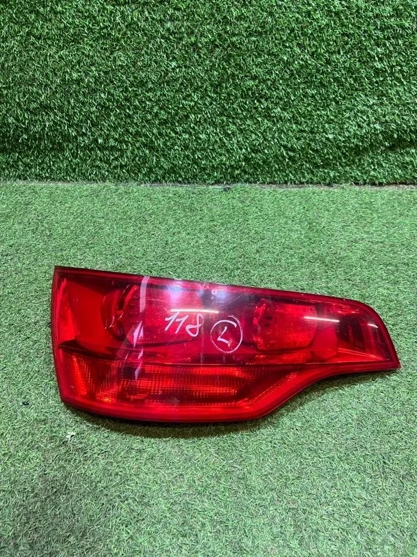 Фонарь в крышку багажника Audi Q7 4L