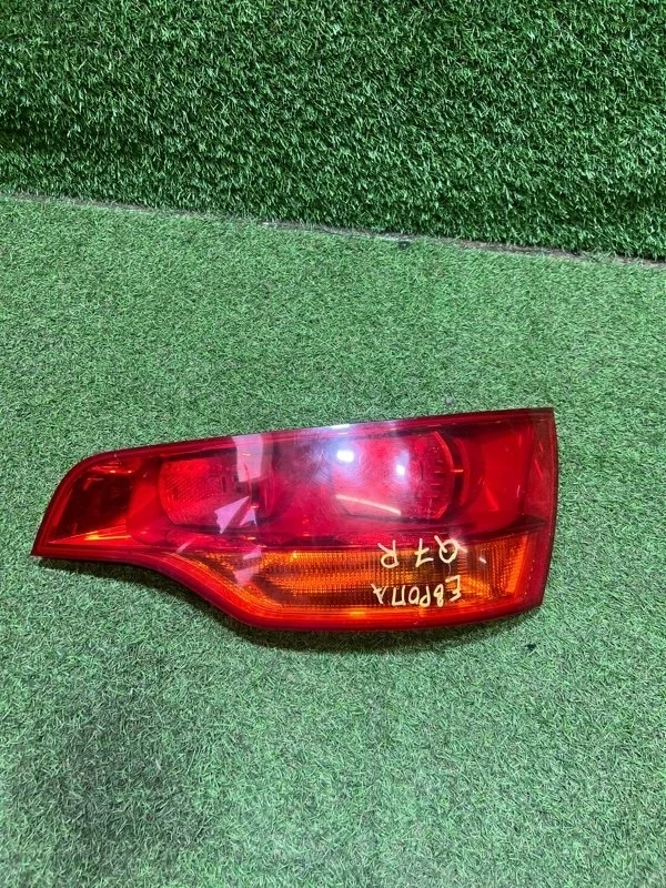 Фонарь в крышку багажника Audi Q7 4L