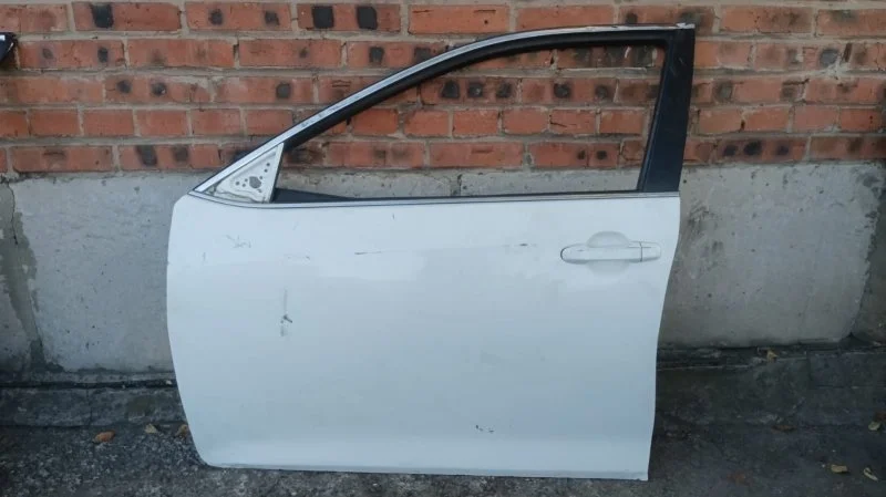 Дверь передняя левая Toyota Camry V50/V55 2ARFE