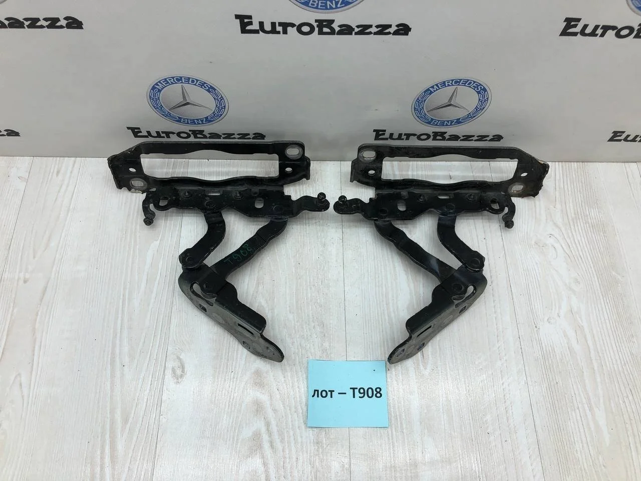 Петля капота Mercedes W218