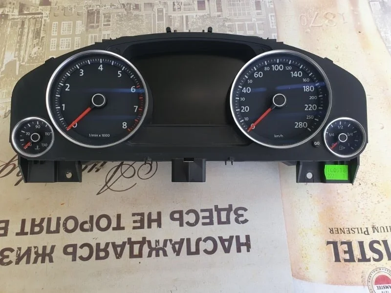 Щиток приборов Volkswagen Touareg 2010-2014 NF