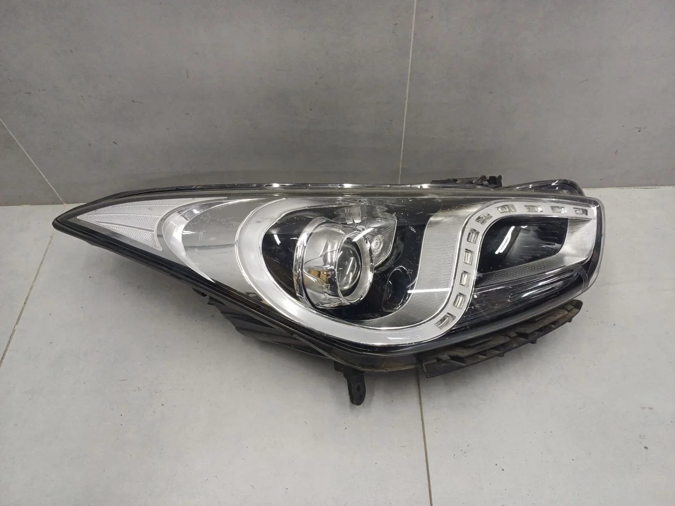 Фара правая для Hyundai i40 2011-2019