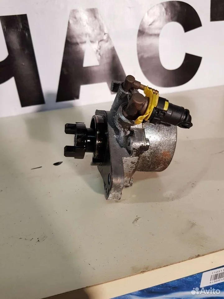Насос вакуумный opel z13dtj 55193232