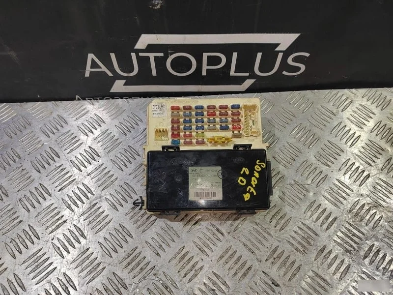 Блок предохранителей Hyundai Sonata 954003D400 2.0