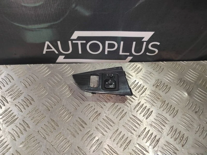 Блок регулировки зеркал Mitsubishi Lancer 9 MR417977 1.6