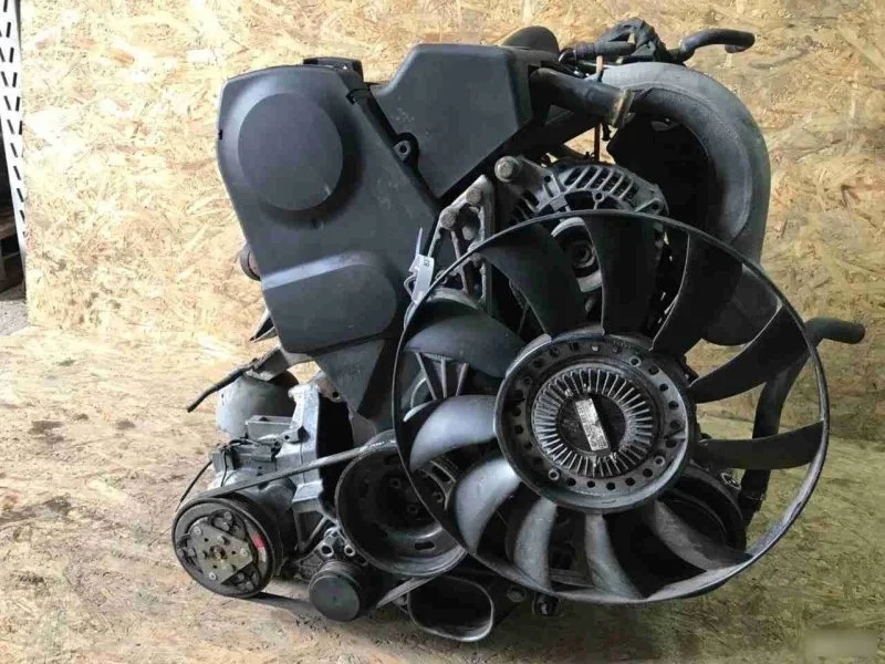 Двигатель Audi A4 1994-2001 050103021 B5 ADP