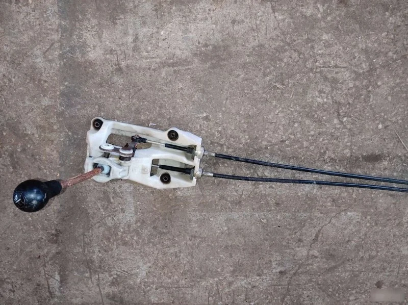 Кулиса МКПП Hyundai Elantra 437302D100 XD 1.6