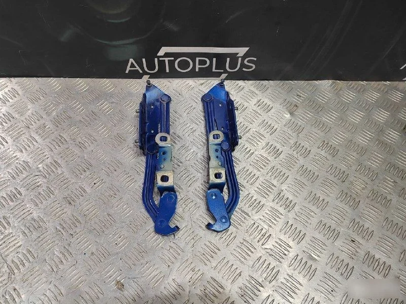 Петли крышки багажника Renault Megane 2 8200011067 1.4