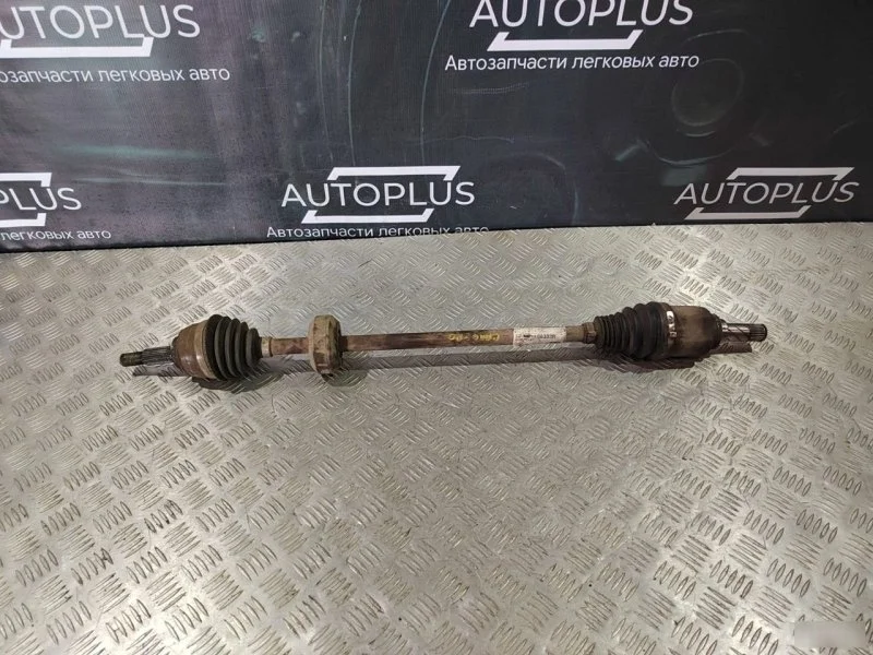 Привод Renault Sandero 8201045819 1.6, правый