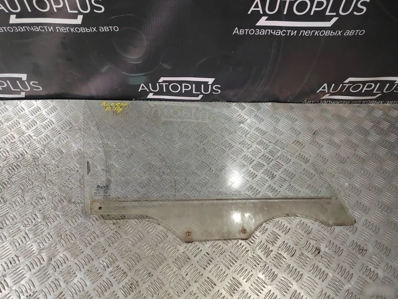 Стекло Hyundai Accent 2 8242025000 1.5, переднее правое