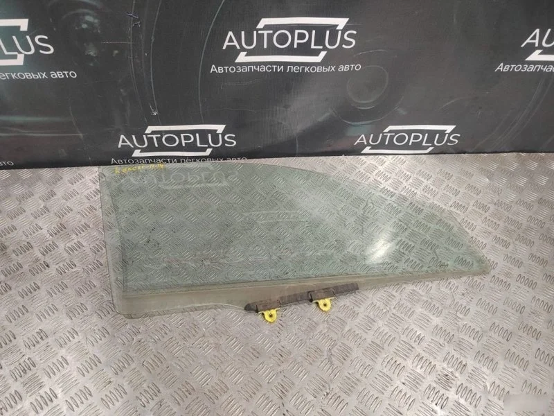 Стекло Mitsubishi Lancer 9 MR525732 1.6, переднее правое