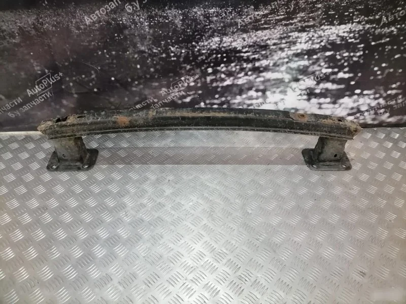 Усилитель бампера Ford Focus 2 1520891 1.4, задний