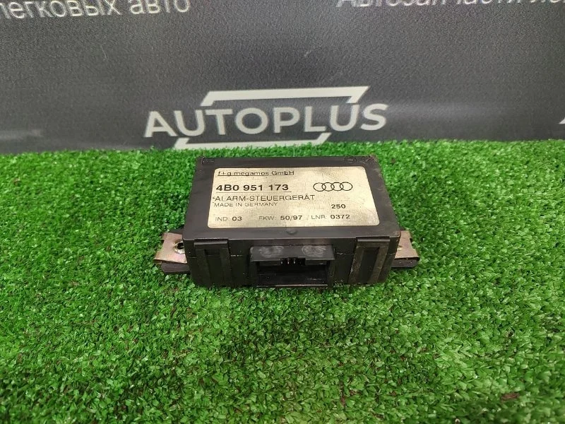 Блок управления сигнализации Audi A4 1998 4B0951173 B5 AGA