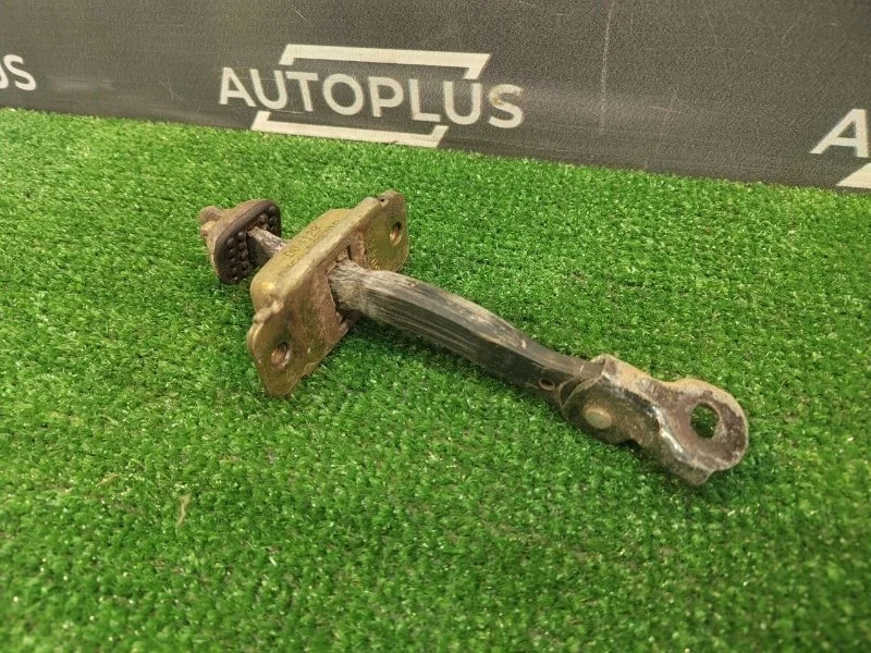 Ограничитель двери Mazda 6 2002 GJ6A58270B СЕДАН GG L813, передний правый