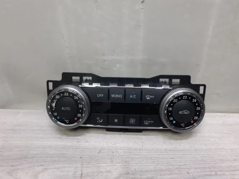 Блок управления климатом Mercedes-Benz Glk A2048300590 X204 3.0