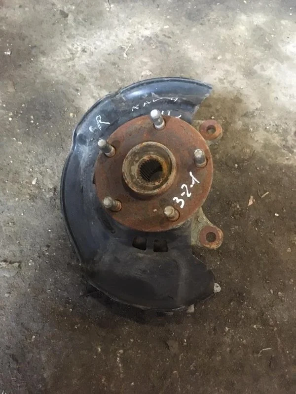 Кулак поворотный передний правый Toyota Rav 4 2006-2013 2011 4321142081 2.0