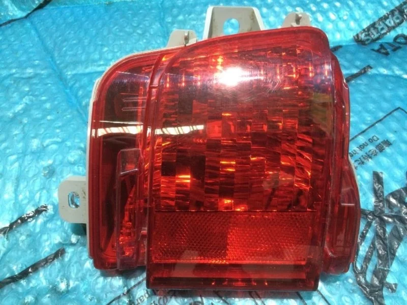 Фонарь задний противотуманный левый Toyota Land Cruiser 200 2016 8145660070 4.5