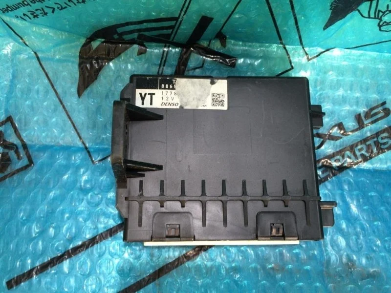 Блок управления кондиционером Toyota Land Cruiser 200 2014 8865060J92 4.5