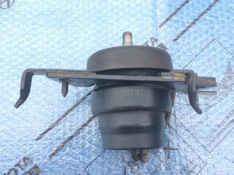 Опора двигателя передняя Toyota Land Cruiser 200 2014 1236151030 4.5