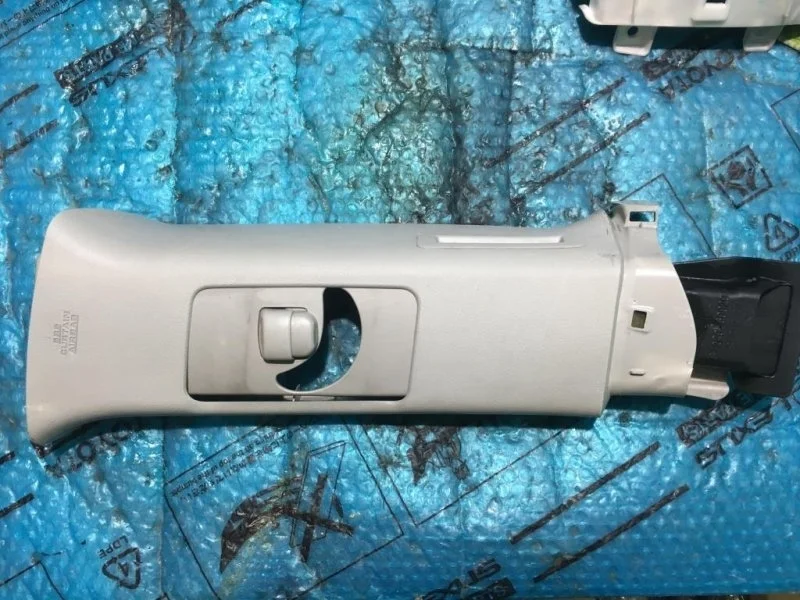 Обшивка стойки Toyota Land Cruiser 200 2013 6263860151B1 4.5