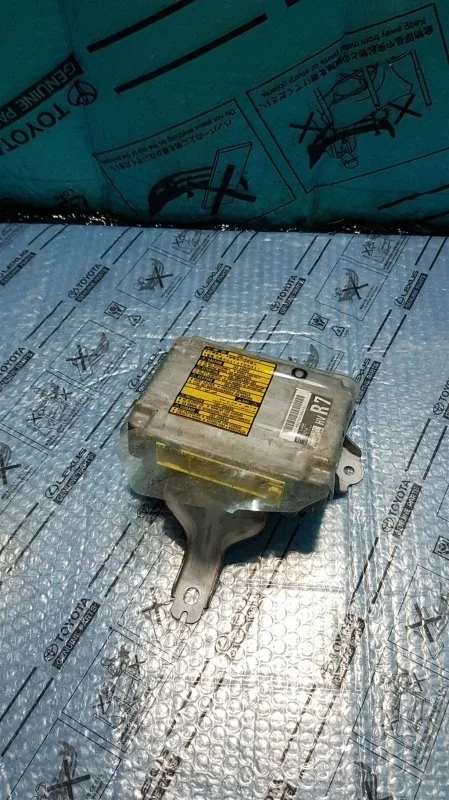 Блок управления AIR BAG Lexus Rx-300/330/350/400H 2003-2009 8917048140