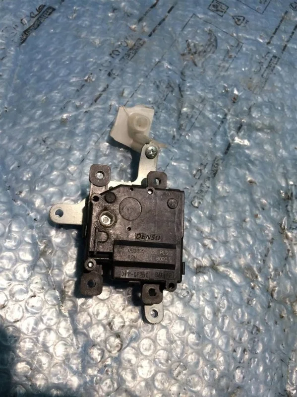 Моторчик заслонки отопителя Toyota Camry V40 2006-2011 0638000920