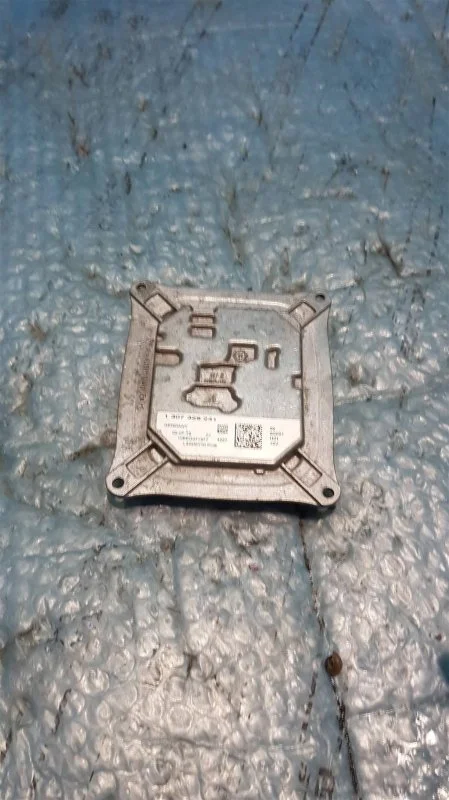 Блок розжига ксенона Land Rover Range Rover Iii (Lm) 2002-2012 LR012477