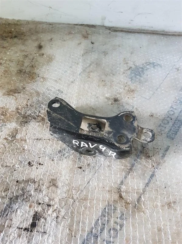 Кронштейн Toyota Rav 4 2013> 2015 4871742010 2