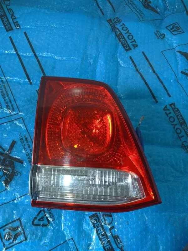 Фонарь задний внутренний левый Toyota Land Cruiser 200 2009 8159160210 4.5