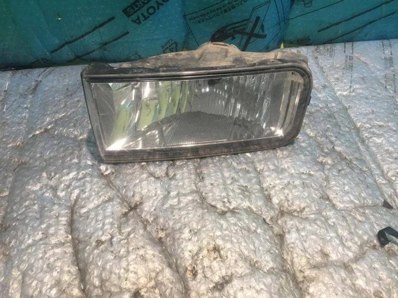 Фара противотуманная правая Toyota Land Cruiser 200 2009 8121160220 4.5