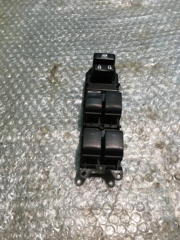 Блок управления стеклоподъемниками Toyota Land Cruiser 200 8404060220