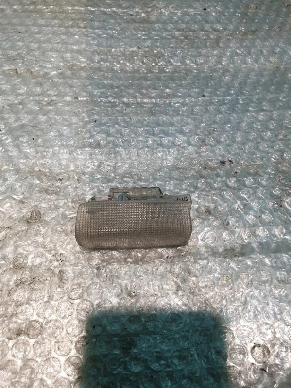 Фонарь подсветки двери Toyota Land Cruiser 200 8123048020