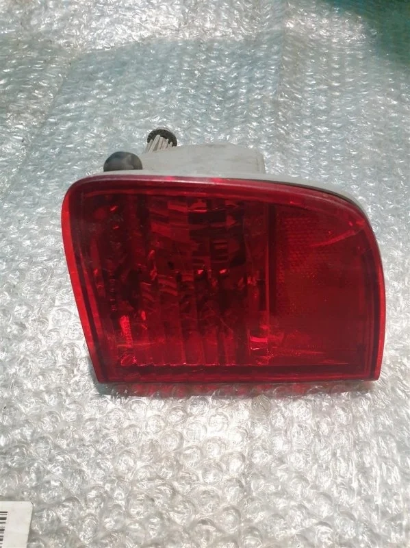 Фонарь задний в бампер правый Toyota Land Cruiser 200 8145760020