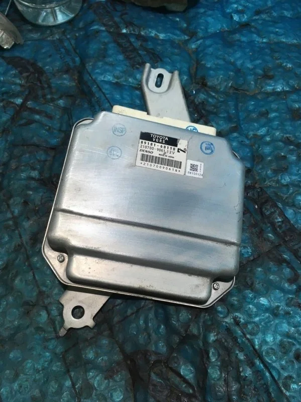 Блок управления Toyota Land Cruiser 200 2016 8918160110 4
