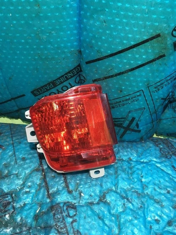 Фонарь задний в бампер левый Toyota Land Cruiser 200 2016 8145660070 4