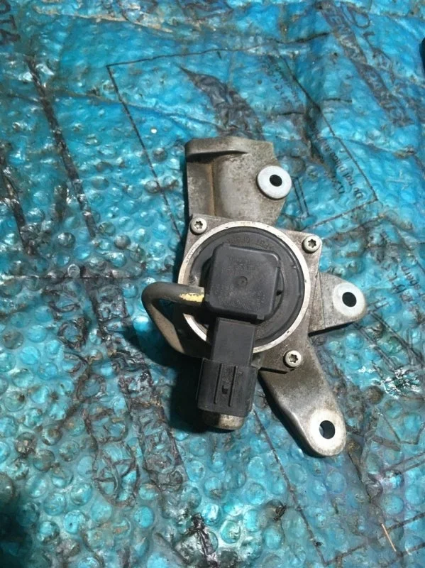 Клапан рециркуляции выхлопных газов Toyota Land Cruiser 200 2012 2570238062 22