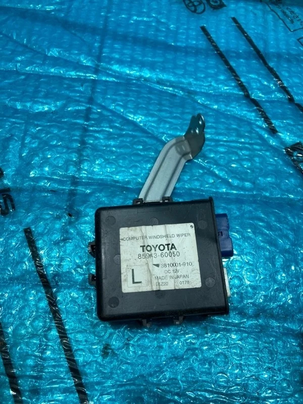 Блок управления стеклоочистителями Toyota Land Cruiser 200 2012 8594360050 1VD-FTV 4.5