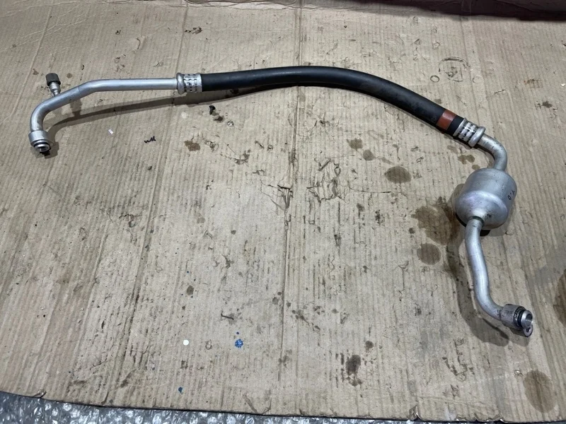 Трубка кондиционера Toyota Land Cruiser 200 2020 887126A420 URJ202 4.6 1UR-FE