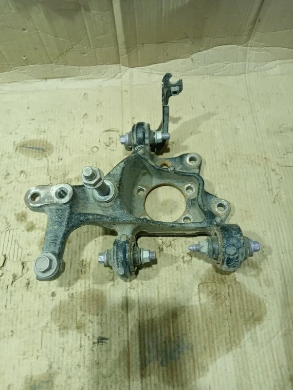 Кулак поворотный задний правый Lexus Es 7 2021 4230433050 СЕДАН 6AR-FSE, задний правый